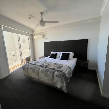 Stunning 2 bedroom Ocean View Apartment Gold Coast Buitenkant foto