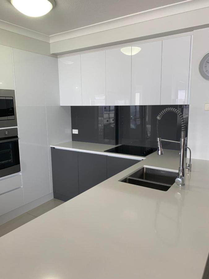 Stunning 2 bedroom Ocean View Apartment Gold Coast Buitenkant foto