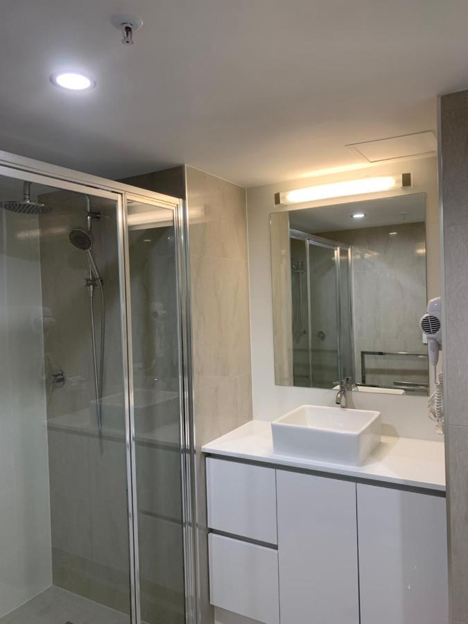 Stunning 2 bedroom Ocean View Apartment Gold Coast Buitenkant foto