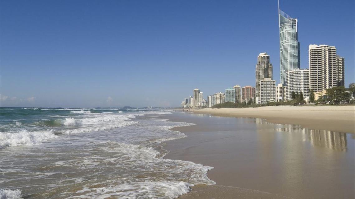 Stunning 2 bedroom Ocean View Apartment Gold Coast Buitenkant foto