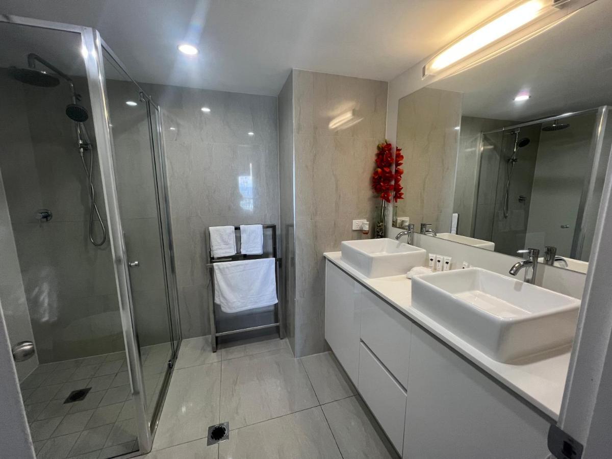Stunning 2 bedroom Ocean View Apartment Gold Coast Buitenkant foto